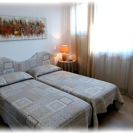 Marinella Guest House Cornale Szoba fotó