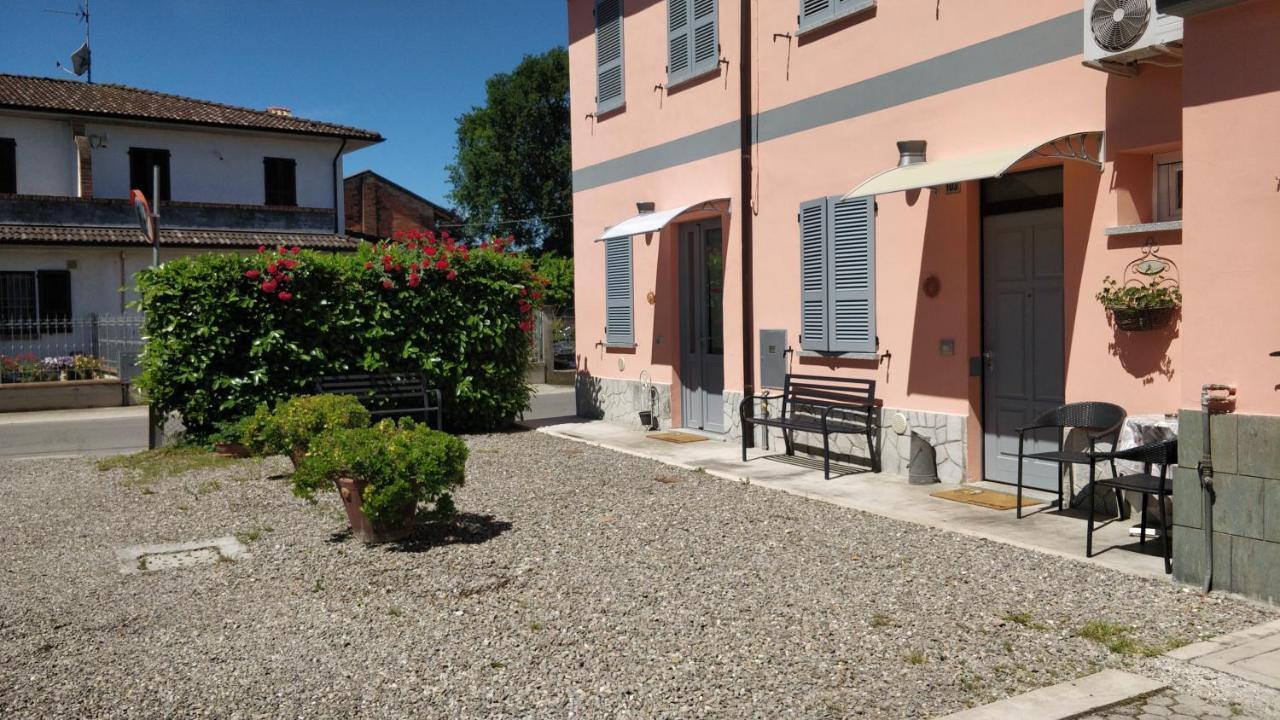 Marinella Guest House Cornale Kültér fotó