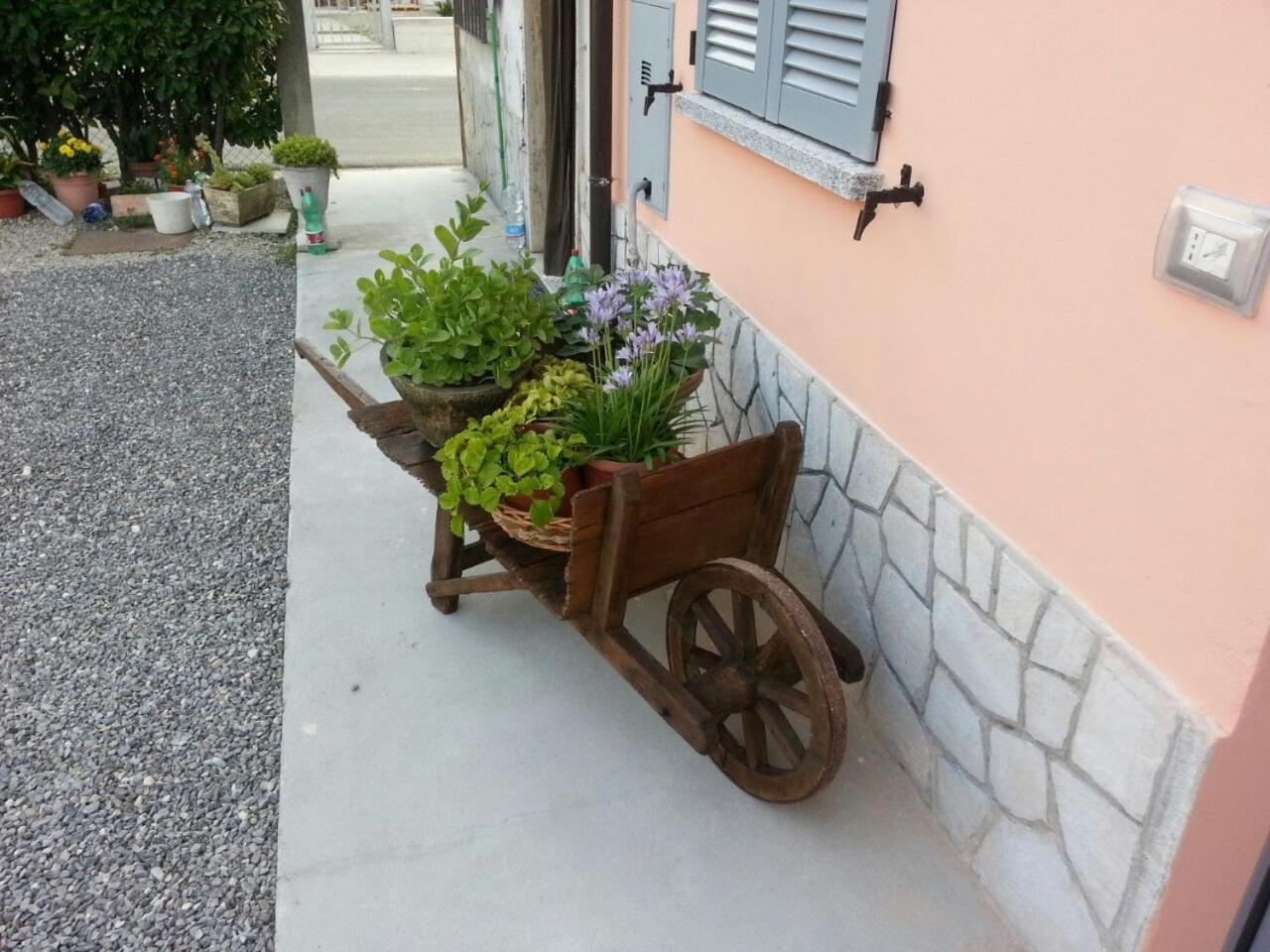 Marinella Guest House Cornale Kültér fotó