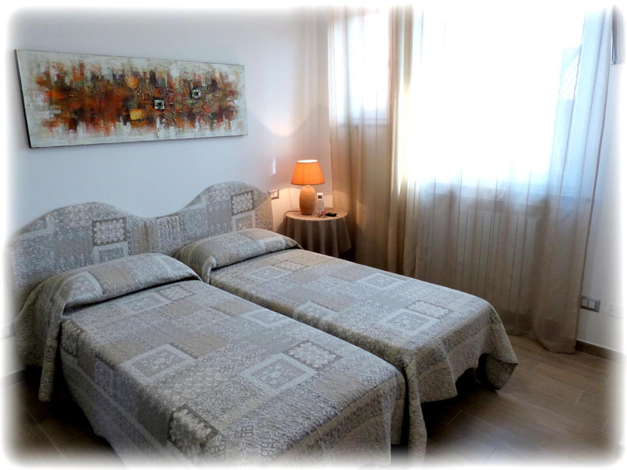 Marinella Guest House Cornale Szoba fotó